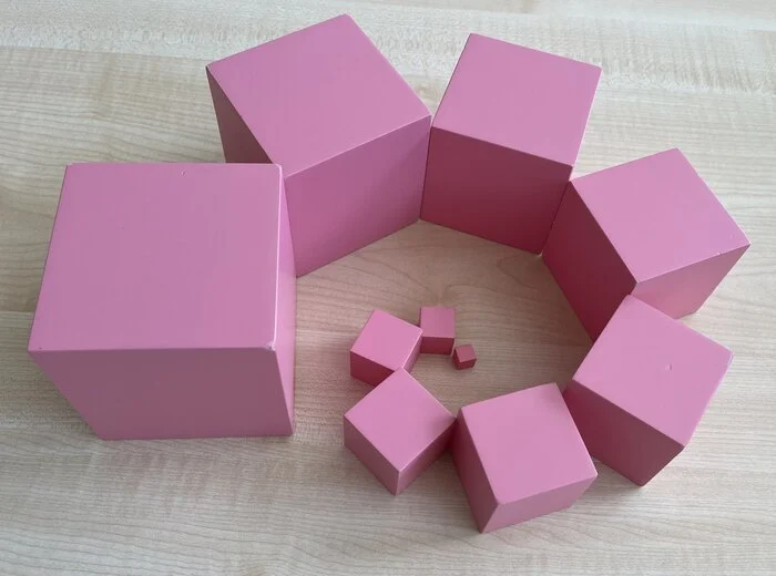 Montessori pomůcka - Růžová věž
